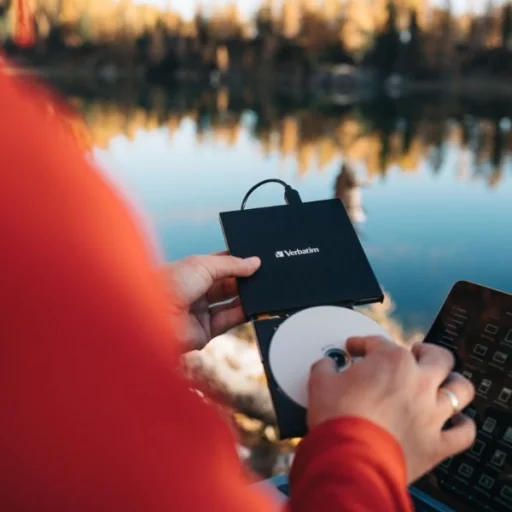 Verbatim Külső Slimline Blu-ray Ultra HD 4K Író + USB-C/USB-A Kábel fekete 43888 - 3