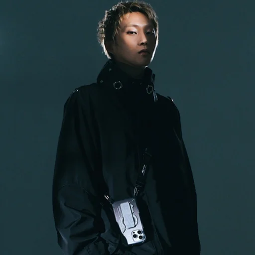  iPhone 16 Pro Max 6.9" Skinarma tok Helio Mágneses töltés + fogantyús tartó titán - 8