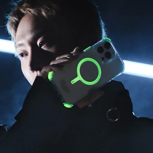 Skinarma Saido iPhone 16 Pro 6.3" mágnesesen tölthető zöld (sötétben világító) tok - 8