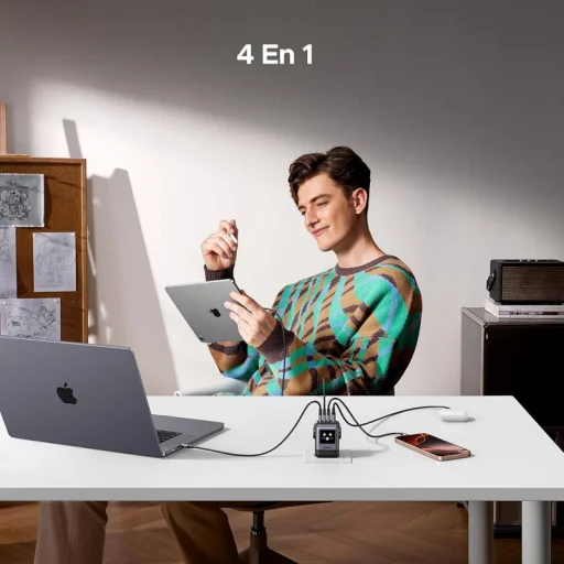 Fali Töltő UGREEN X688 Uno, 100W, 5A, 1 x USB-A - 3 x USB-C, Fekete - 5