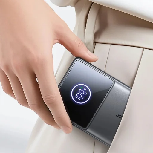 Joyroom JR-PR1 10000mAh 22.5W Powerbank with Built-in Retractable USB-C Cable - Black - 4