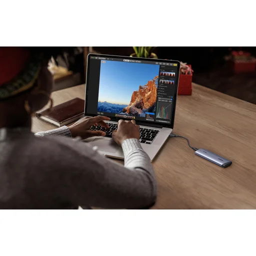 Ugreen CM767 SSD Tokozás, USB-C, M.2 NVMe/SATA - 8