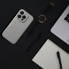 iPhone 17 Pro Max tok - szilikon tok MagSafe kompatibilis, titán