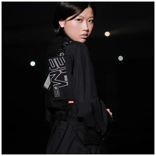 Fekete Skinarma Jager telefontáska - 6