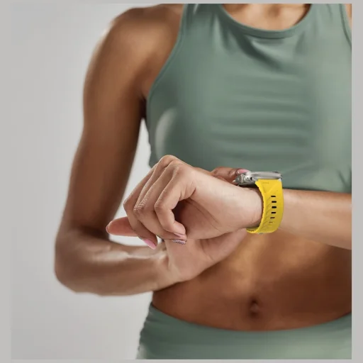 Apple Watch 49/46/45/44/42/41/40mm UNIQ Fluo Szíj Mágneses szürke - 3