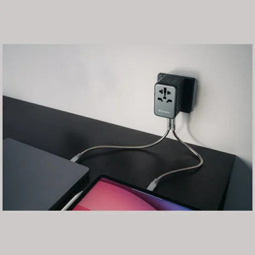 Verbatim Travel Adapter EU/UK/US GaN 2xUSB-A/2xUSB-C PD 100W UTA-06 fekete 32121 - 5