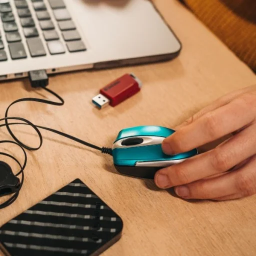 Verbatim Go Mini Optikai Egér USB-A 1000 dpi kék 49022 - 3