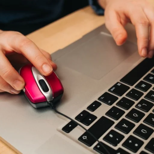 Verbatim Go Mini Optikai Egér USB-A 1000 dpi rózsaszín 49021 - 3