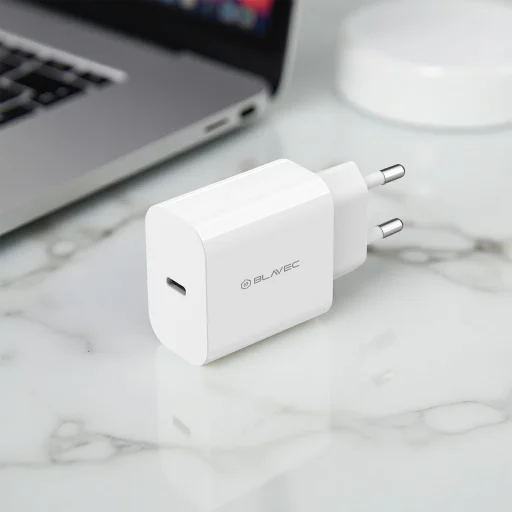 Blavec Hálózati töltő BC-9 - USB-C - PD 20W 3A USB-C - USB-C kábel (TCBC9-CW203A+CC) fehér - 6