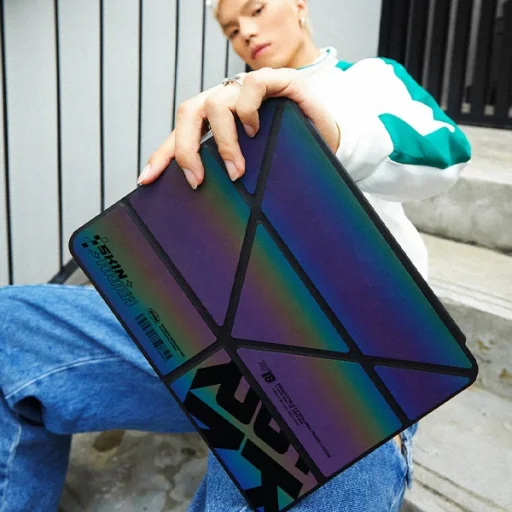 iPad Pro 11" (M4) Skinarma Kira Kobai hologram tok - 6