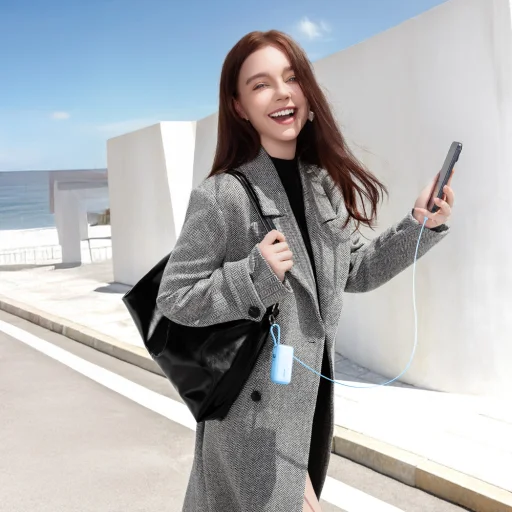 Joyroom JR-PR2L 10000mAh 35W Power Bank with Built-in Retractable USB-C Cable and USB-C Lanyard Cable - Blue - 3