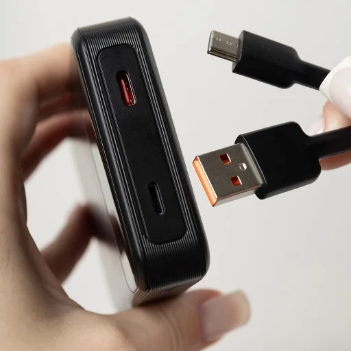 Proove Hoodman Power Bank - Type-C, Lightning, Mágneses, LED Kijelzővel, Qi, 20W, 10000mAh - Fekete - 6