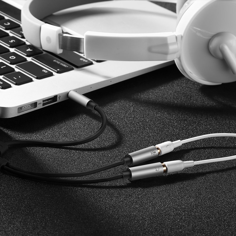 Ugreen AUX 3.5mm-es mini jack elosztó adapterkábel mikrofon bemenettel, 20cm ezüst (30619)-10