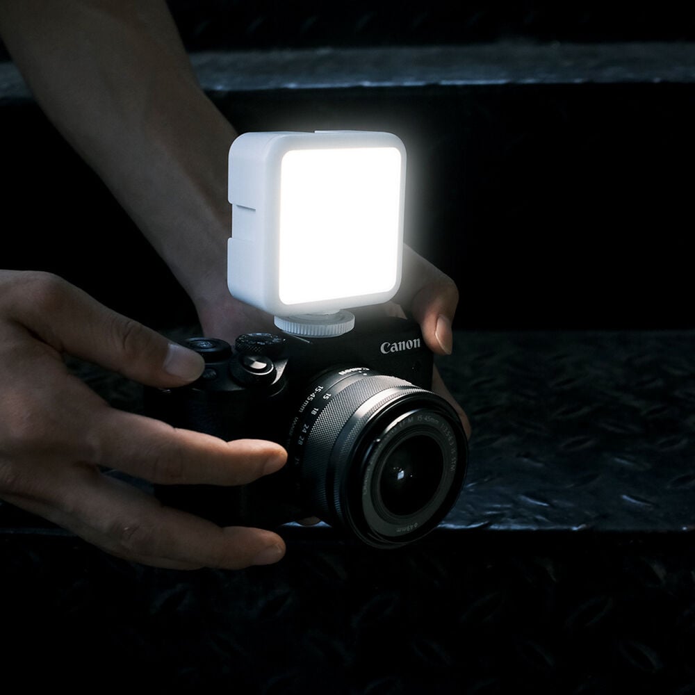 Ulanzi VL49 LED lámpa, videólámpa 5500K beépített akkumulátorral FEHÉR-11