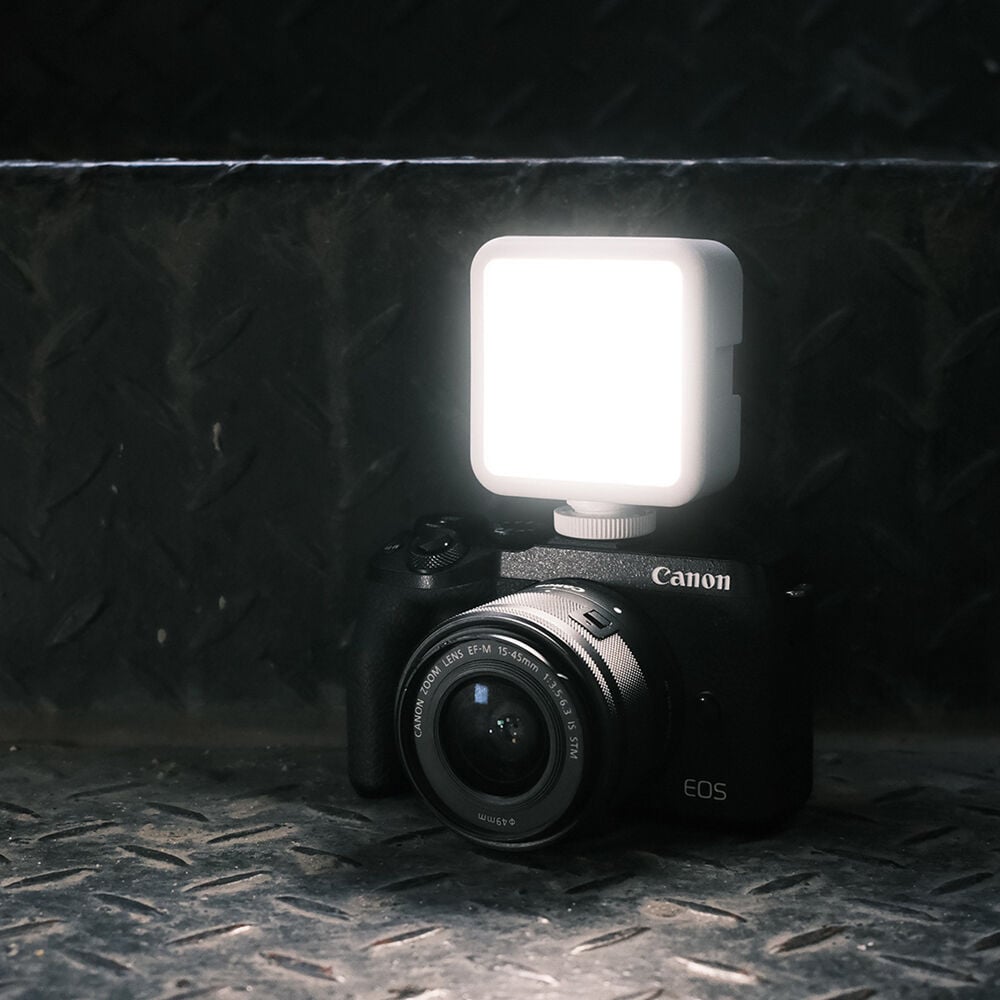 Ulanzi VL49 LED lámpa, videólámpa 5500K beépített akkumulátorral FEHÉR-12