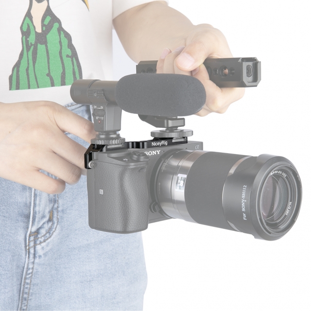 NICEYRIG vakupapucs adapter 1/4-es csatlakozással Sony A6100/A6300/A6400/A6500 kamerához (jobb oldali) (317)-3