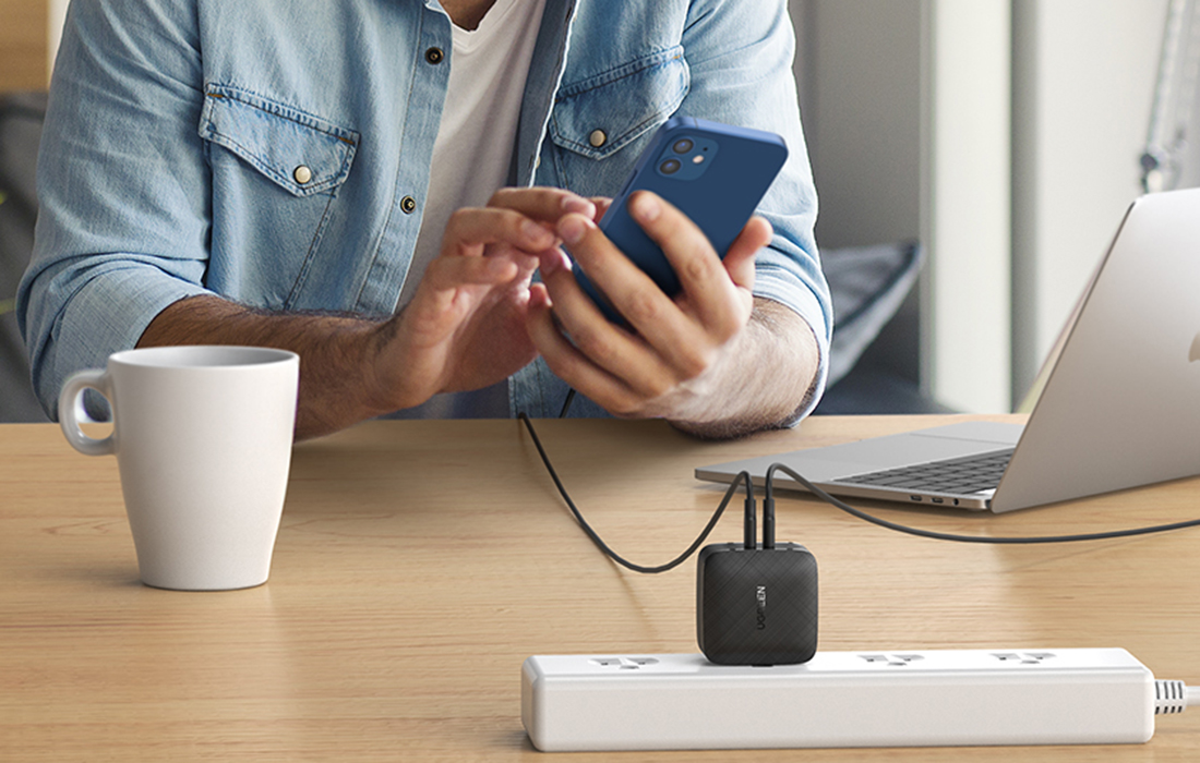 Ugreen CD216 Hálózati gyorstöltő adapter 2xUSB Type-C 66W PD fekete-2