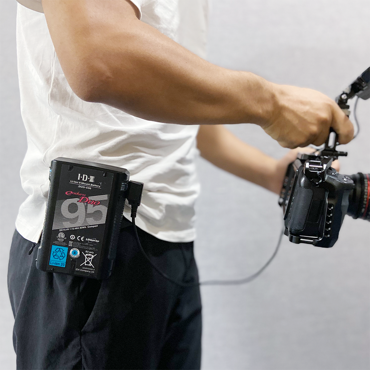 SmallRig Mini V Mount Battery Plate, akkumulátor adapter övcsipesszel (2990)-3