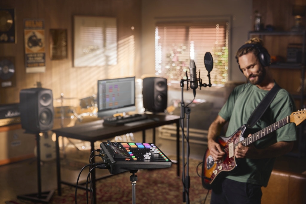 RODE RODECaster Pro II négy mikrofoncsatornás audio produkciós keverő és rögzítő USB, Bluetooth, Ethernet és WiFi csatlakozásokkal-1
