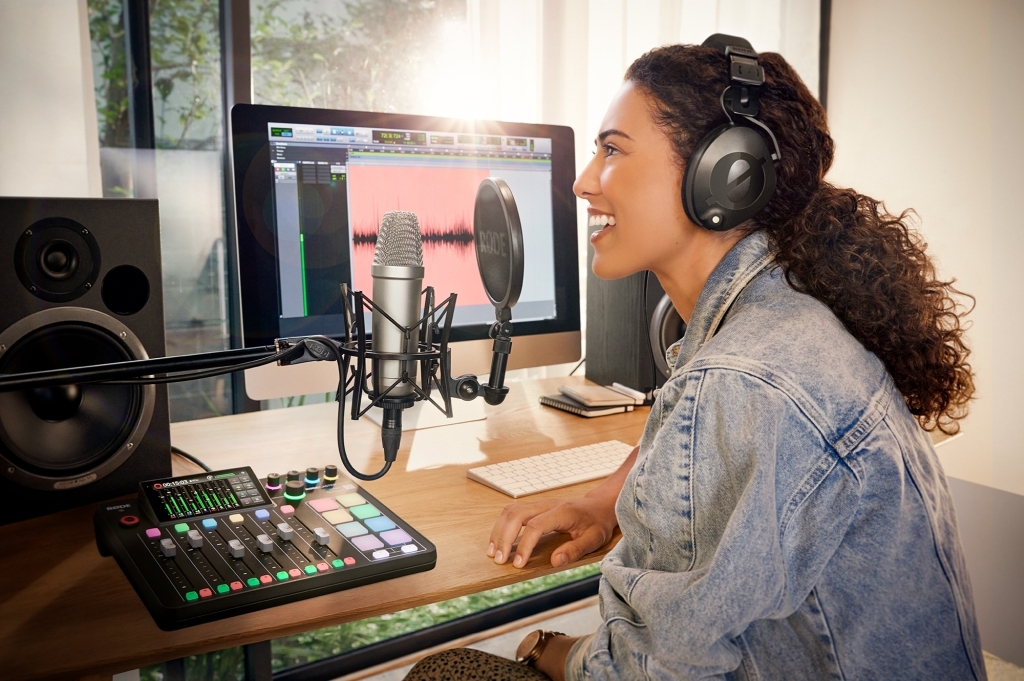 RODE RODECaster Pro II négy mikrofoncsatornás audio produkciós keverő és rögzítő USB, Bluetooth, Ethernet és WiFi csatlakozásokkal-11