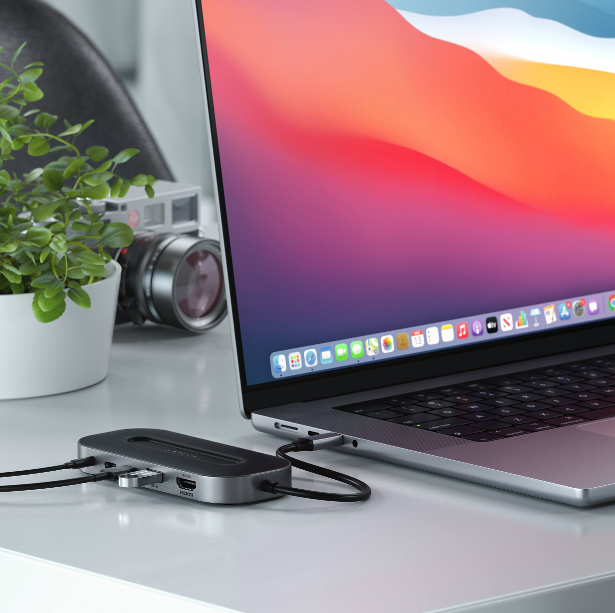 Satechi USB-4 többportos adapter, HUB elosztó W2.5G Ethernet (1xHDMI2.1, 1xUSB-A, 2x USB-C, Audio 3.5mm, Ethernet) - fekete (ST-U4MGEM)-4