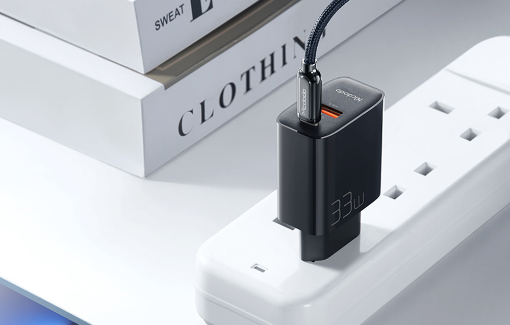 Mcdodo CH-0921 USB-A + USB-C hálózati töltő adapter GaN 33W (fekete)-3