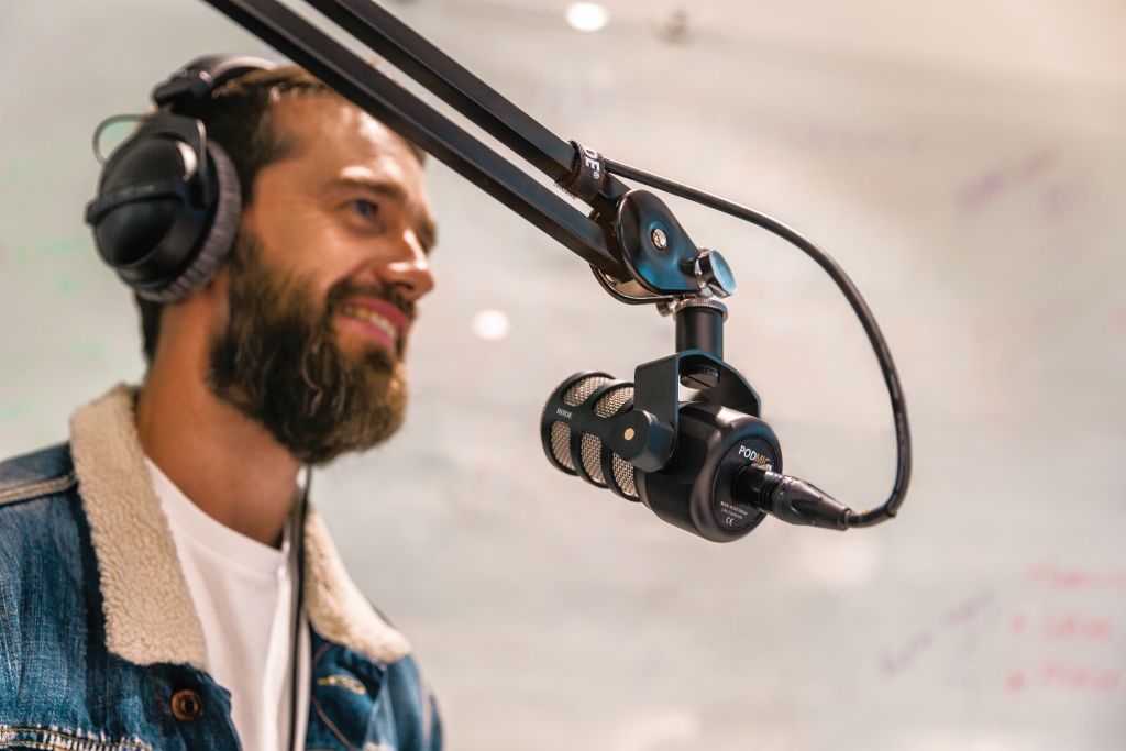 RODE PodMic broadcast minőségű dinamikus mikrofon rádiós és podcast célokra-7