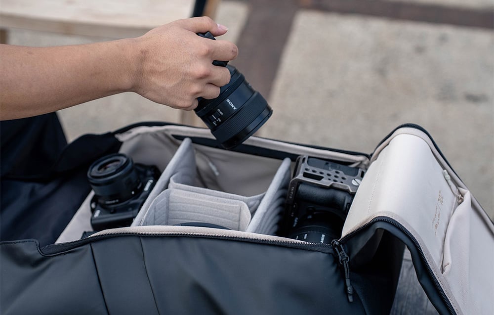PGYTECH OneGo Air 20L hátizsák (Obsidian Black) (P-CB-060)-3
