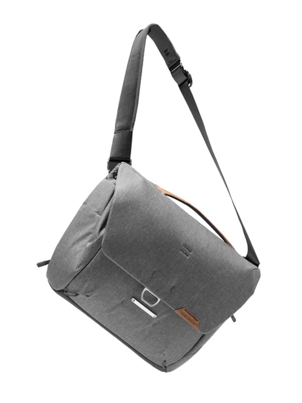 Peak Design Everyday Messenger 13L V2 - hamuszürke-2