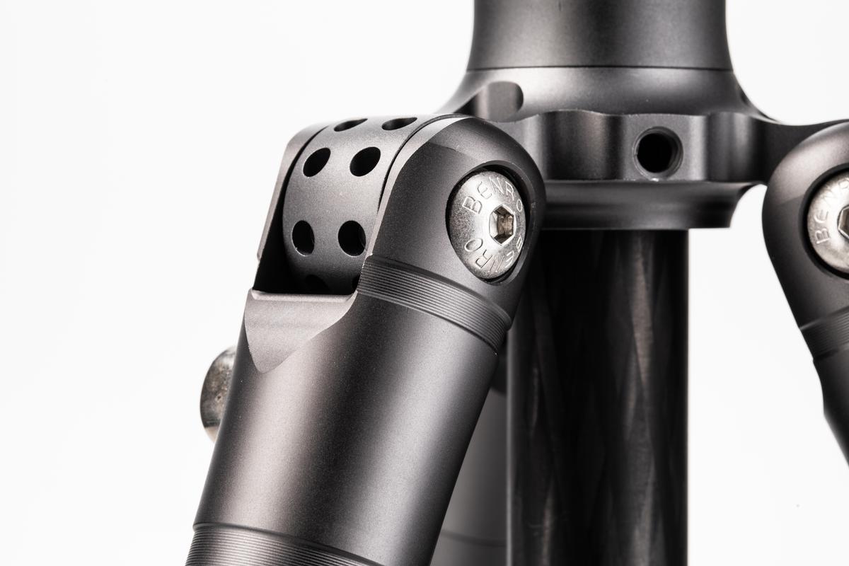Benro FBAT15C 5 SZEKCIÓS CARBON ÁLLVÁNY-2