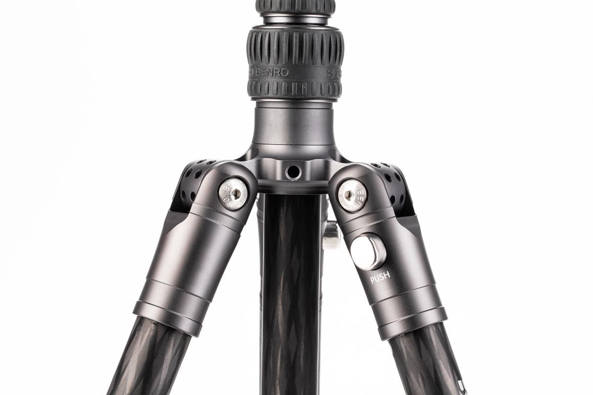 BENRO FBAT 15 5 SZEKCIÓS CARBON ÁLLVÁNY + VX20 szett-3