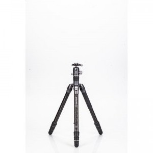 Benro Rhino 34C 4 szekciós szénszálas állvány VX30 gömbfejjel