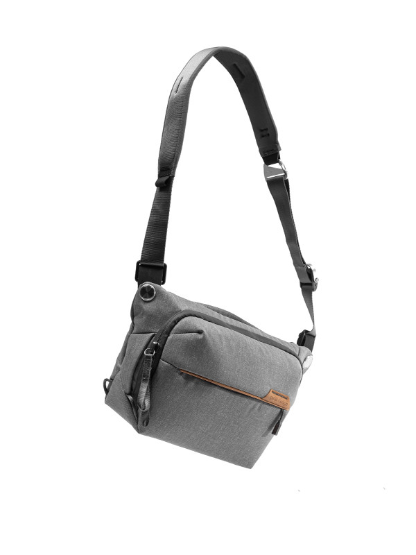 Peak Design Everyday Sling 3L - hamuszürke-2