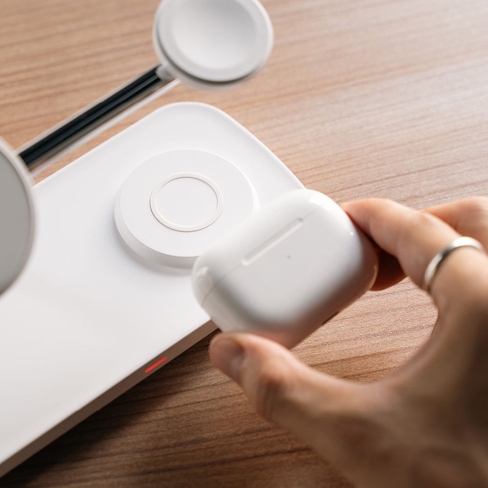 Ringke 3az1-ben Qi2 Magnetikus Magsafe Vezeték Nélküli Töltőállomás Fehér-4