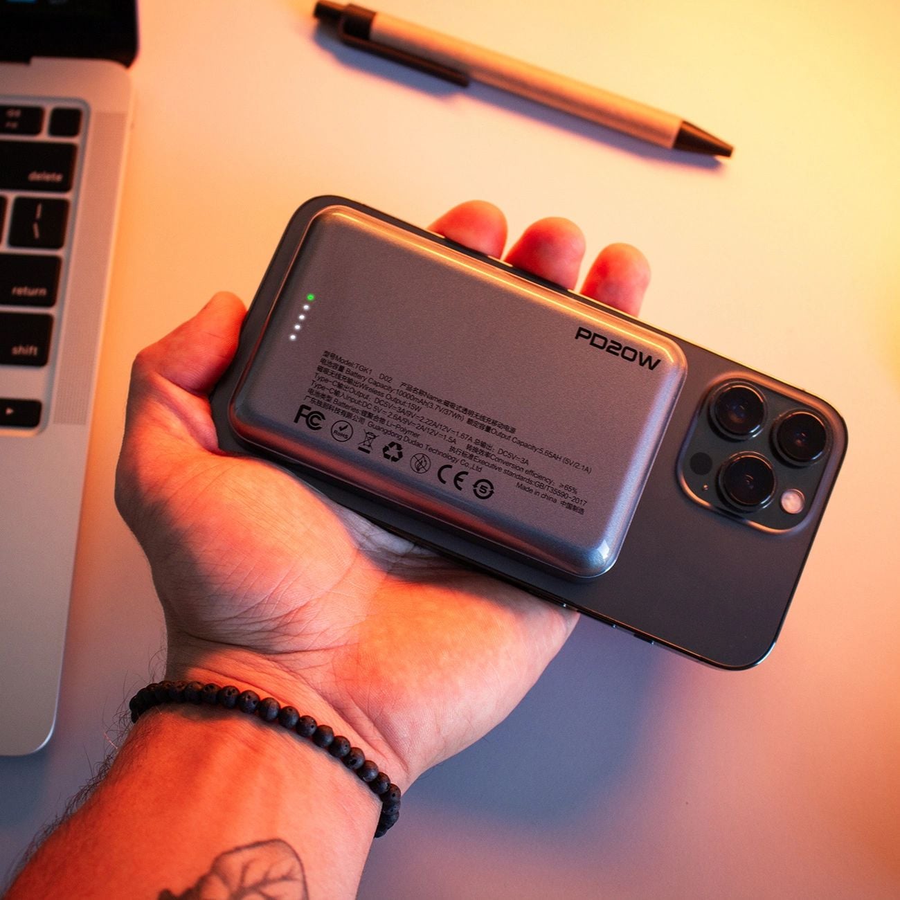 Dudao TGK1 powerbank MagSafe vezeték nélküli töltővel 20W 10000mAh fekete (TGK1-black) fekete-14