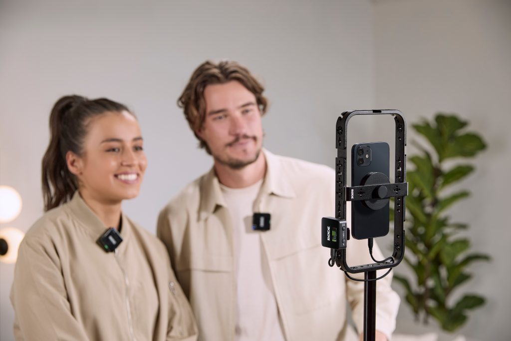 RODE Wireless GO GEN3 kompakt két csatornás digitális vezeték nélküli mikrofon rendszer adóba épített mikrofonnal, fekete-7
