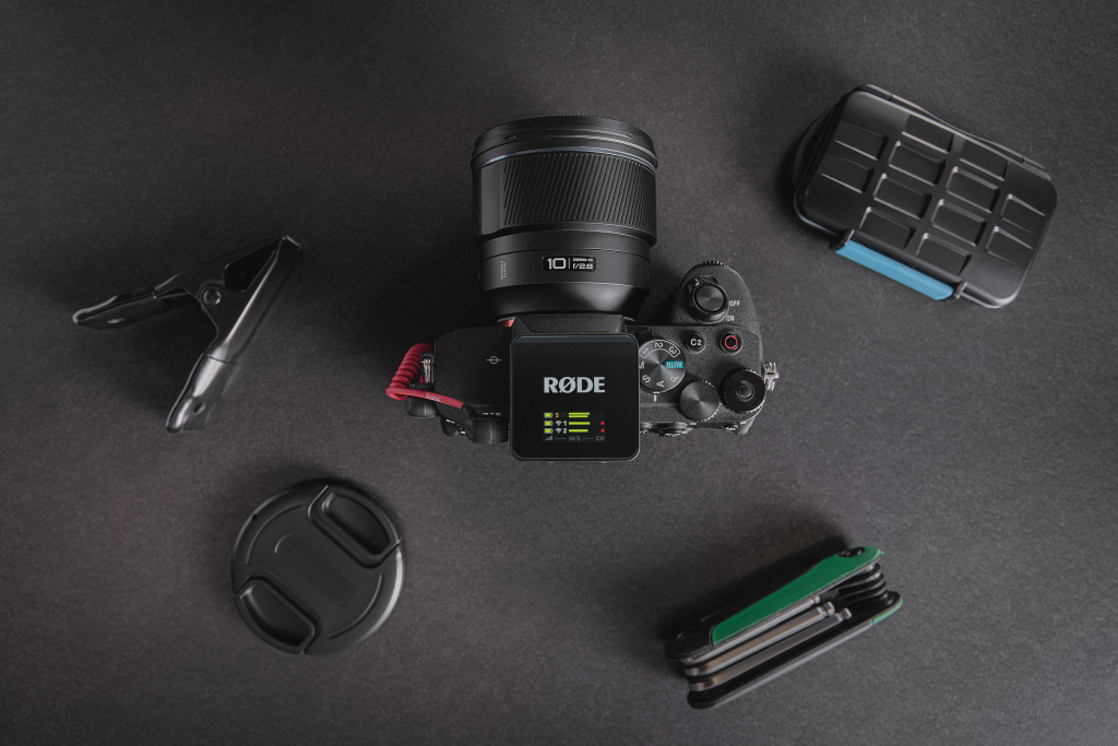 RODE Wireless GO GEN3 kompakt két csatornás digitális vezeték nélküli mikrofon rendszer adóba épített mikrofonnal, fekete-6