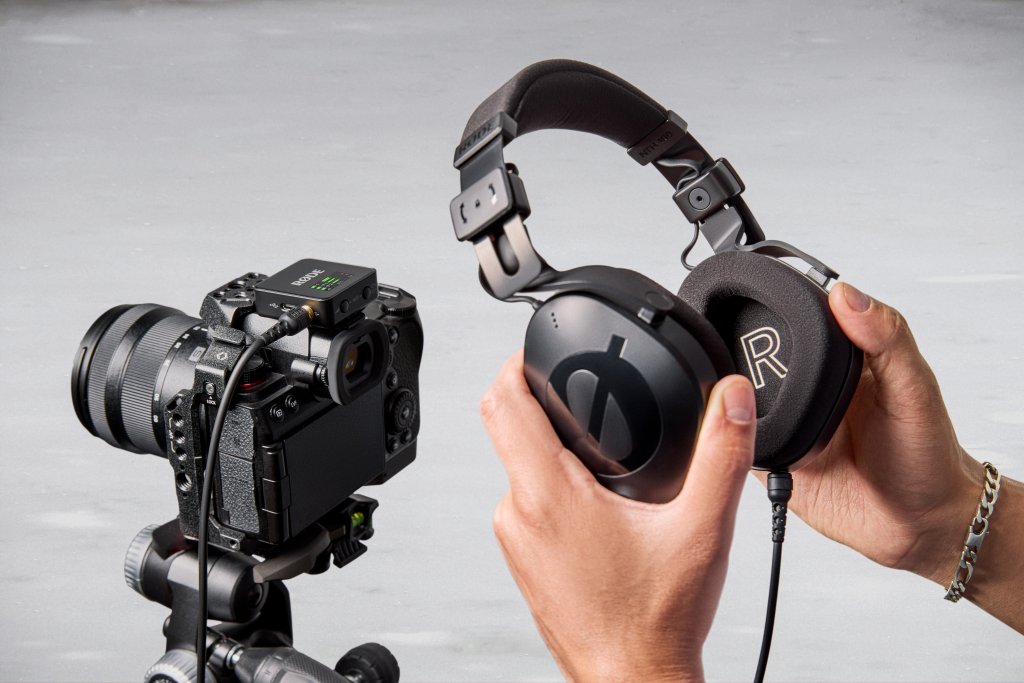 RODE Wireless GO GEN3 kompakt két csatornás digitális vezeték nélküli mikrofon rendszer adóba épített mikrofonnal, fekete-9