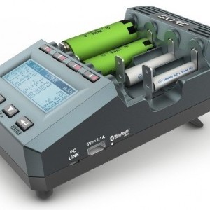 SkyRC MC3000 AA / AAA töltő