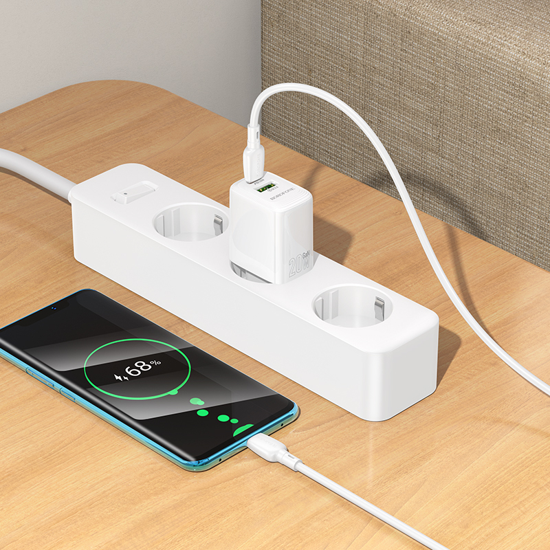 Borofone Fali töltő BN27 Fuente - USB + Type C - QC 3.0 PD 20W Type C to Type C kábellel fehér-6