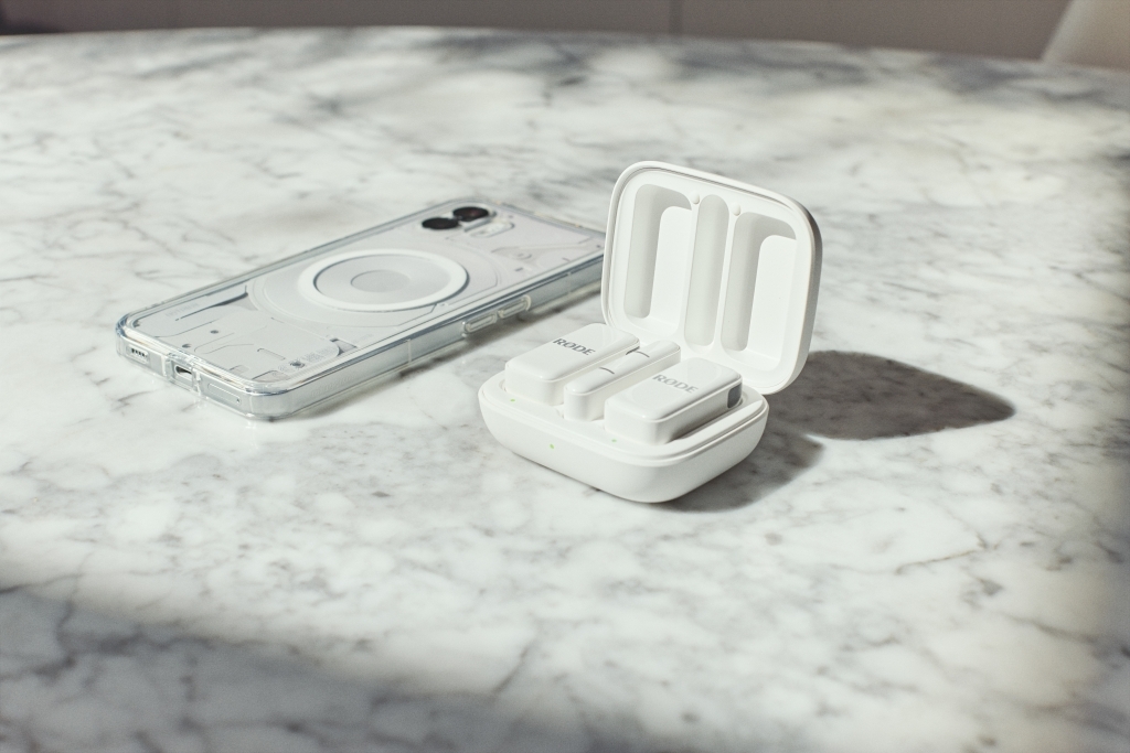 Rode Wireless Micro-L ultra kompakt két csatornás vezeték nélküli mikrorofonrendszer Lightning csatlakozós mobil eszközökhöz, fehér-2