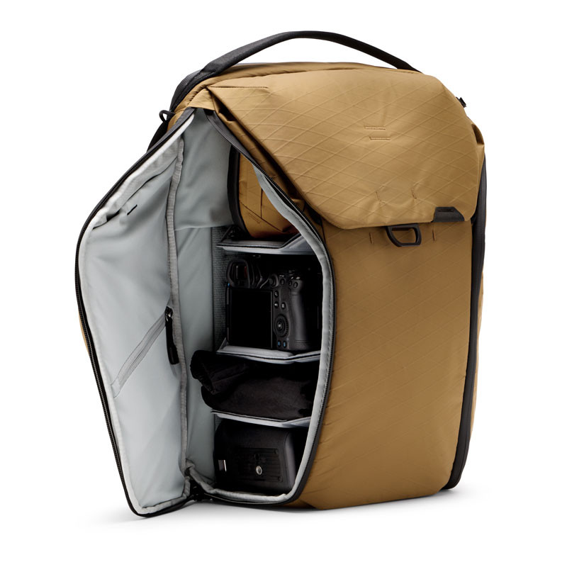 Peak Design Everyday V2 hátizsák 30L (Coyote)-2