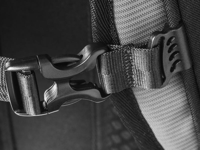 Tamrac Nagano 12L Fekete V2.0-7