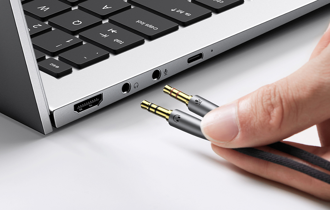 Ugreen AV193 AUX audio splitter fejhallgató + mikrofon 3.5mm-es mini jack kábelhez (szürke)-1