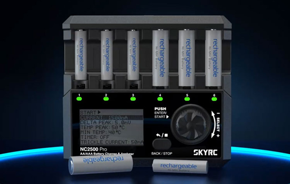 SKYRC NC2500 Pro AA / AAA akkumulátor töltő USB QC3.0 gyorstöltő porttal-7