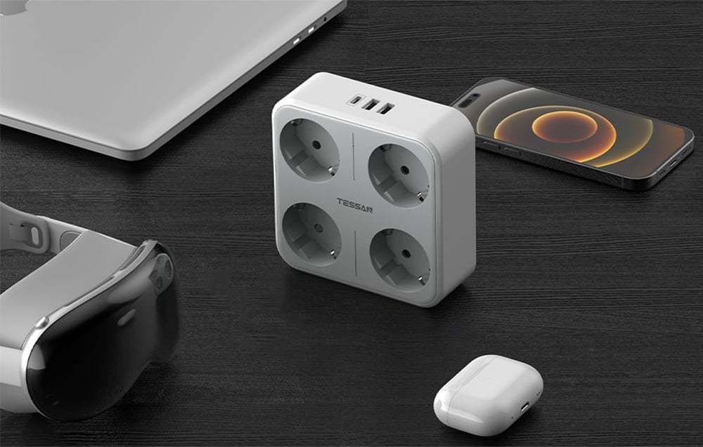 Tessan Wall Socket TS-302-DE-C hálózati elosztó USB porttal-1