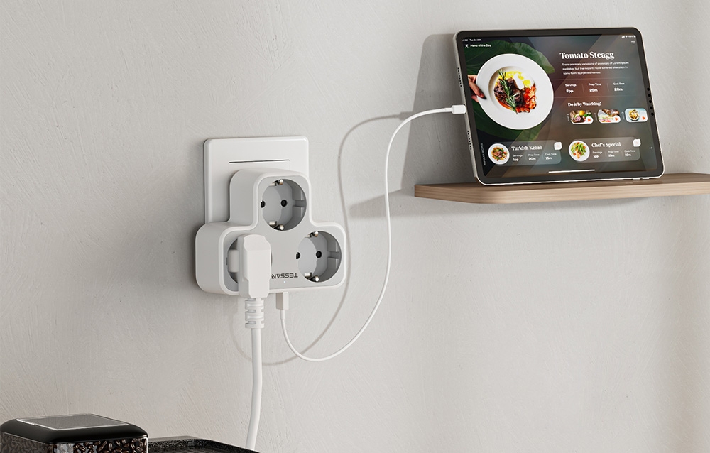Tessan Fali Elosztó TS-331 USB portokkal-1