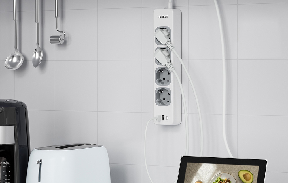 Tessan TS-307-C elosztó (fehér) USB porttal-1