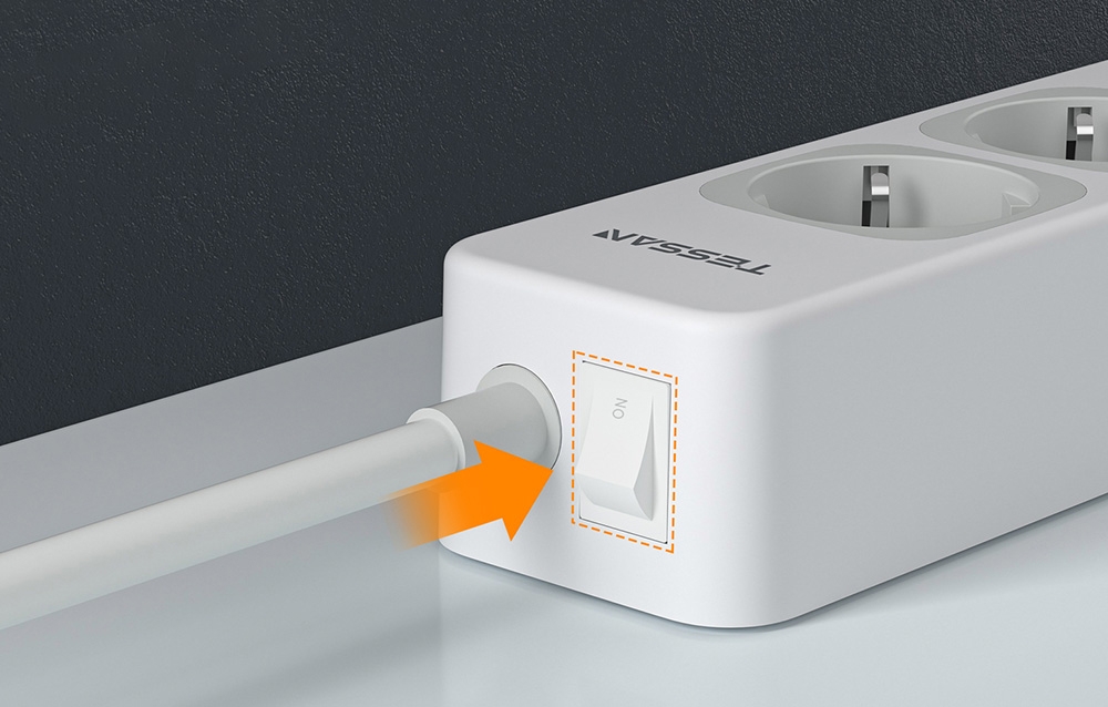 Tessan TS-307-C elosztó (fehér) USB porttal-2