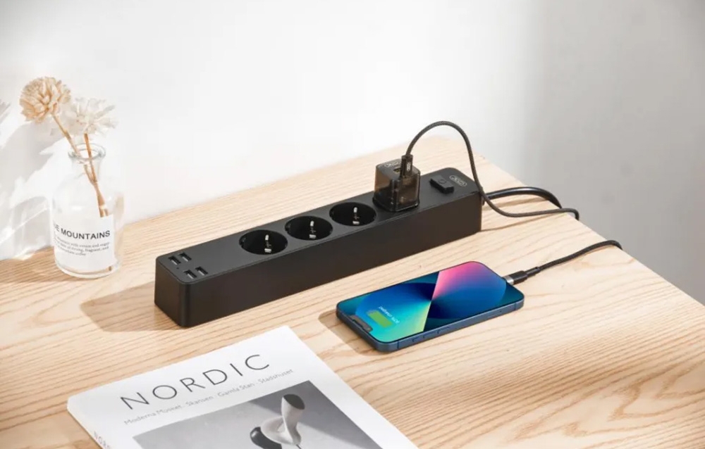 Function hálózati elosztó XO WL10 4xUSB 1.8 méter (fehér)-1